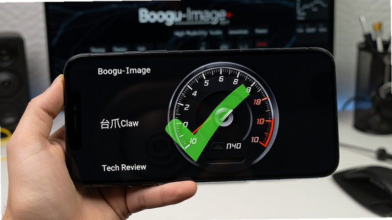 Boogu-Image: 台爪Claw stability test, smartphone running smoothly, speedometer gauge indicating high performance, green checkmark, tech review aesthetic, high quality