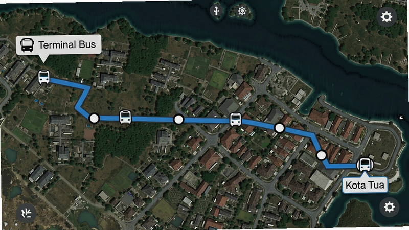 游戏地图界面展示一条公交路线,起点为“Terminal Bus”,途经多个站点,终点为“Kota Tua”,地图上标注有车辆图标与路线线条,背景为印尼城市卫星图,界面简洁明了,画质清晰,干净无多余元素