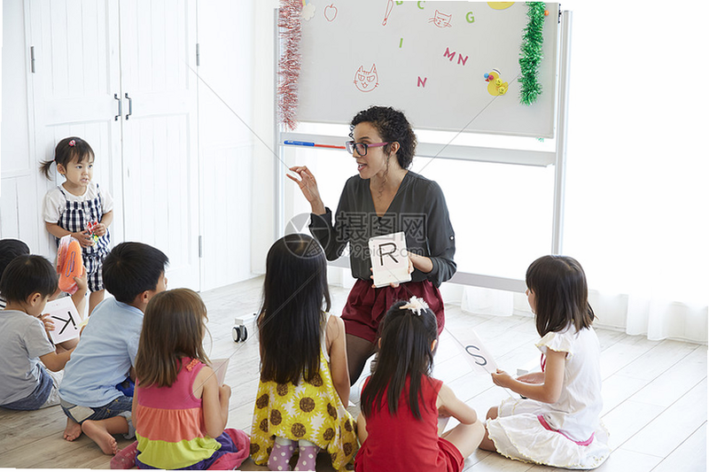 幼儿园英语 安卓版 课堂互动场景图
