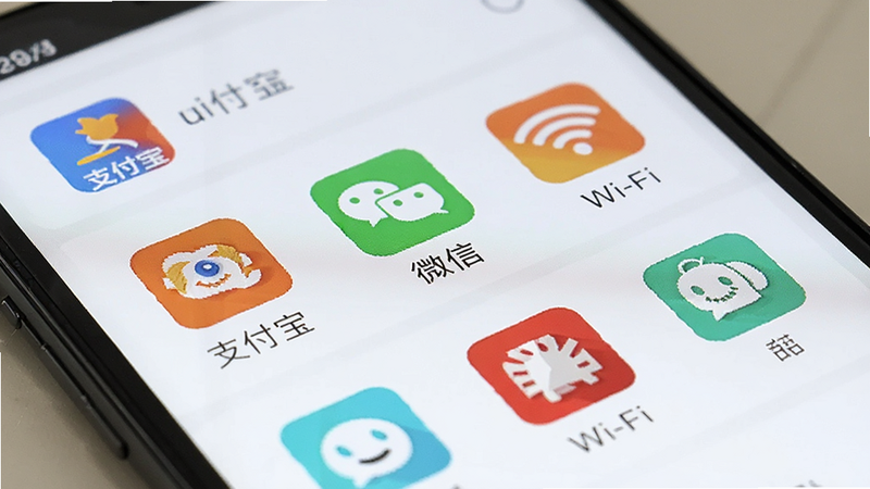 主体为手机屏幕,显示扫描结果列表,包含“支付宝”、“微信”、“Wi-Fi”等图标选项,布局整齐清晰,色彩明亮,风格扁平化,高清,无水印